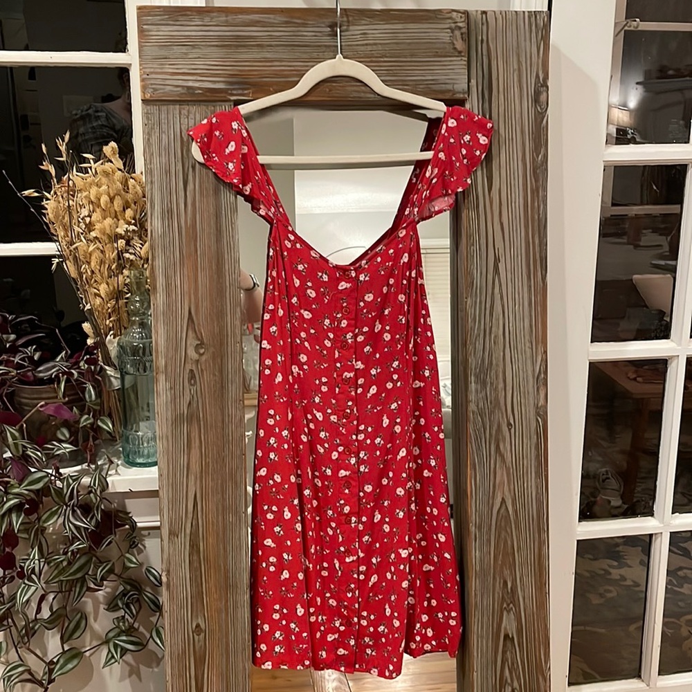 Beautiful ruffle sleeve dress